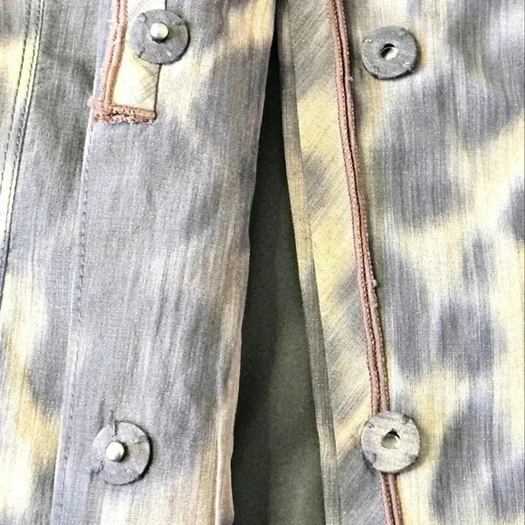 Elie Tahari top with matching belt‎ - Picture 5 of 9